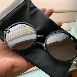 Quay Ukiyo sunglasses Black Smoke